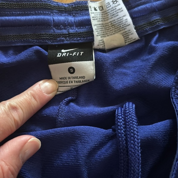 Women’s small 3 pairs of Nike & 2 Pairs US running shorts - Picture 6 of 9